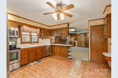 2640 Haywood Road, Hendersonville, NC 28791 - Photo 11