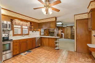 2640 Haywood Rd, Hendersonville, NC 28791 - Photo 11