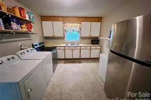 821 Hamrick St, Shelby, NC 28152 - Photo 3