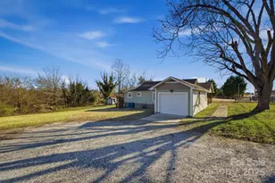 166 Duke St, Granite Falls, NC 28630 - Photo 15