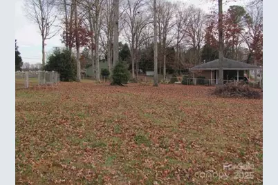 1103 E Main Street E, Dallas, NC 28034 - Photo 5