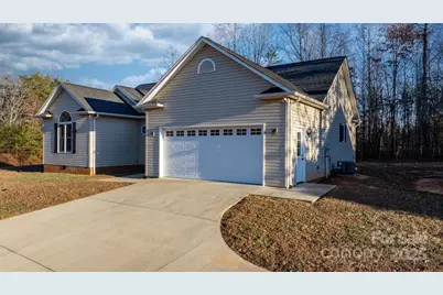 2284 Timberland Hills Drive, Newton, NC 28658 - Photo 9