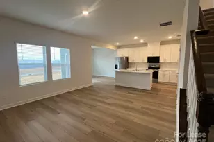 1432 Wildflower St, Newton, NC 28658 - Photo 3