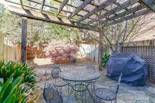 527 Hawthorne Ln, Charlotte, NC 28204 - Photo 31