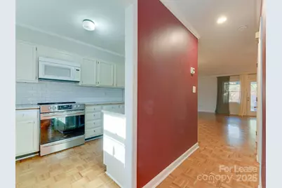 527 Hawthorne Lane #8, Charlotte, NC 28204 - Photo 9