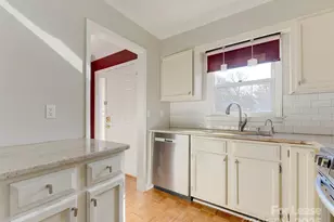 527 Hawthorne Ln, Charlotte, NC 28204 - Photo 13