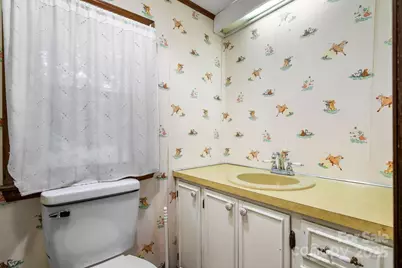 1902 19th Avenue NE, Hickory, NC 28601 - Photo 29