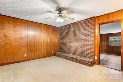 1902 19th Avenue NE, Hickory, NC 28601 - Photo 25