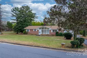 1902 19th Ave NE, Hickory, NC 28601 - Photo 3