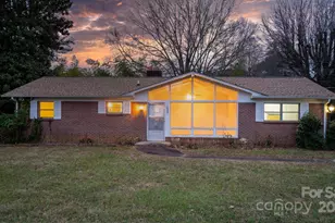 1902 19th Ave NE, Hickory, NC 28601 - Photo 17