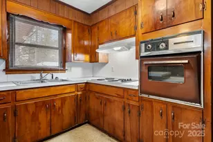 1902 19th Ave NE, Hickory, NC 28601 - Photo 23