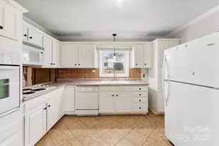 2615 Sherry Ln, Gastonia, NC 28054 - Photo 9