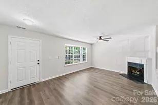 6766 Cypress Tree Ln, Charlotte, NC 28215 - Photo 17