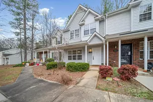6766 Cypress Tree Ln, Charlotte, NC 28215 - Photo 3