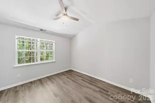 6766 Cypress Tree Ln, Charlotte, NC 28215 - Photo 29
