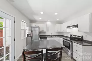 6766 Cypress Tree Ln, Charlotte, NC 28215 - Photo 25