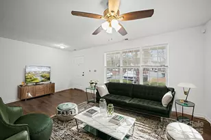 6766 Cypress Tree Ln, Charlotte, NC 28215 - Photo 5