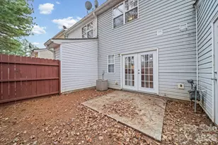 6766 Cypress Tree Ln, Charlotte, NC 28215 - Photo 13