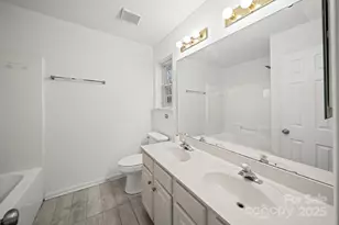 6766 Cypress Tree Ln, Charlotte, NC 28215 - Photo 15