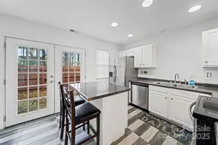 6766 Cypress Tree Ln, Charlotte, NC 28215 - Photo 27