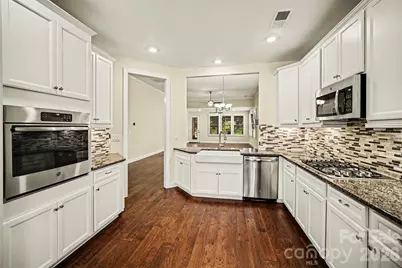 8407 Festival Way, Charlotte, NC 28215 - Photo 9