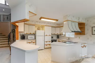 1 Westridge Court #Unit B, Hendersonville, NC 28791 - Photo 9