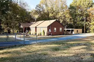 2524 Pickway Dr, Charlotte, NC 28269 - Photo 23