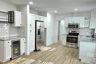 2524 Pickway Dr, Charlotte, NC 28269 - Photo 3