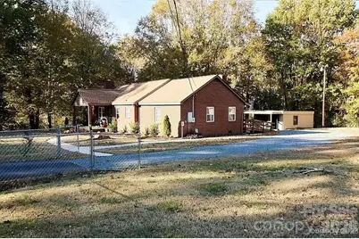 2524 Pickway Drive, Charlotte, NC 28269 - Photo 23