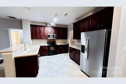 2442 Windsor Chase Drive, Matthews, NC 28105 - Photo 5