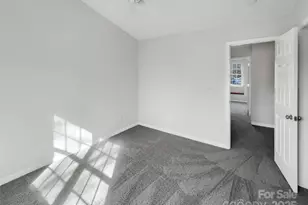 10840 Holly Ridge Blvd, Charlotte, NC 28216 - Photo 11