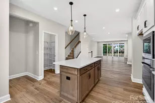 1331 Sandstar Ln, Charlotte, NC 28226 - Photo 7