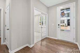 1331 Sandstar Ln, Charlotte, NC 28226 - Photo 3