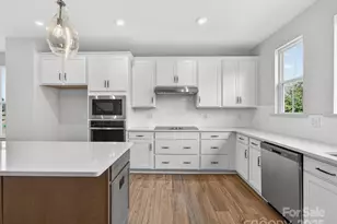 1331 Sandstar Ln, Charlotte, NC 28226 - Photo 5