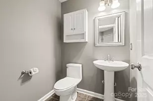 7625 Nicolette Ct, Charlotte, NC 28215 - Photo 15