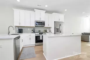 338 E Cama St, Charlotte, NC 28217 - Photo 9