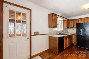 1321 Idlewood St SW, Lenoir, NC 28645 - Photo 9