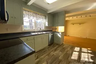 622 S Carolina Ave, Statesville, NC 28677 - Photo 17