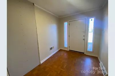 622 S Carolina Avenue, Statesville, NC 28677 - Photo 9