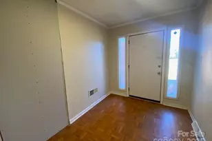 622 S Carolina Ave, Statesville, NC 28677 - Photo 9