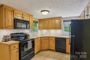 416 S Cherokee Ave, Black Mountain, NC 28711 - Photo 31