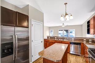 9026 Sharpes Cir, Charlotte, NC 28214 - Photo 9