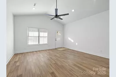 409 S Lyles Avenue, Landrum, SC 29356 - Photo 9