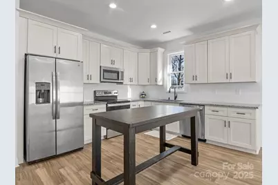 409 S Lyles Avenue, Landrum, SC 29356 - Photo 11