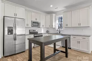 409 S Lyles Ave, Landrum, SC 29356 - Photo 11