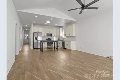 409 S Lyles Avenue, Landrum, SC 29356 - Photo 7