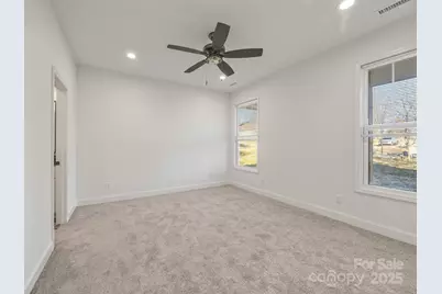 409 S Lyles Avenue, Landrum, SC 29356 - Photo 17