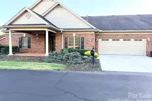 471 26th Ave NE, Hickory, NC 28601 - Photo 1