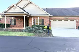 471 26th Ave NE, Hickory, NC 28601 - Photo 1