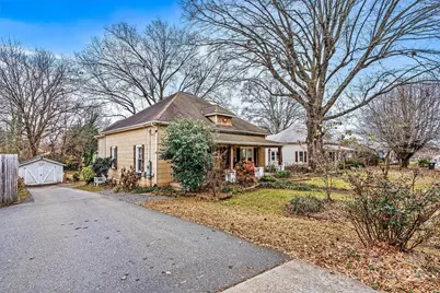 415 W C Street, Newton, NC 28658 - Photo 3